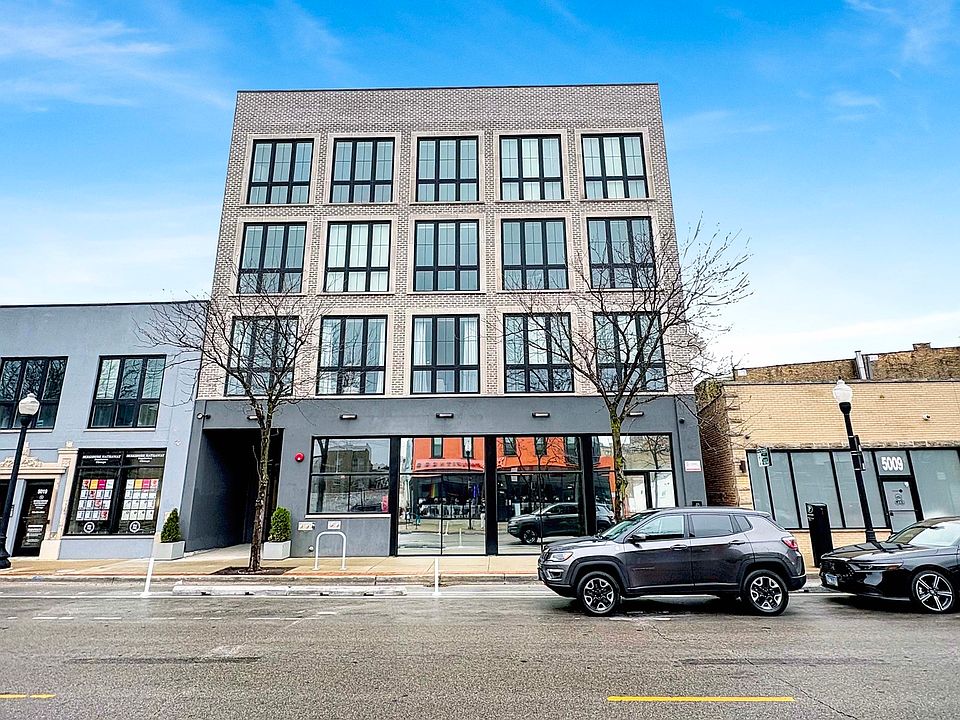 1st image of 5015 N Clark St #304