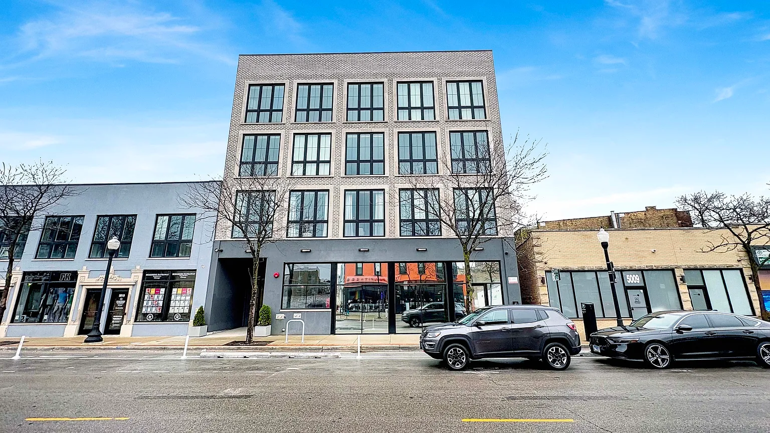 5015 N Clark St #304 photo 1