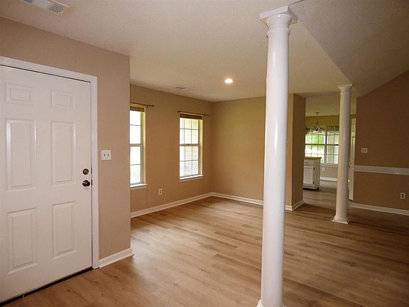 2nd image of 7385 Broken Hickory Dr
