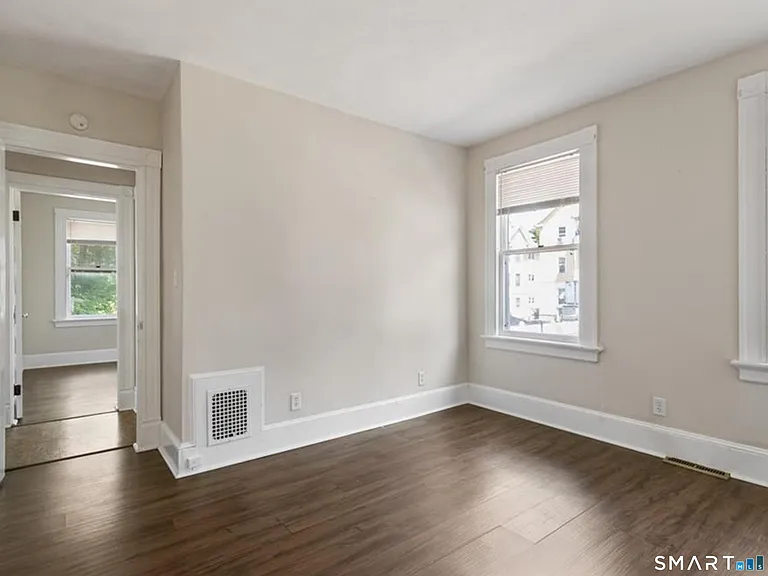 171 Bassett St — Photo 9