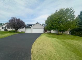 203 S Westview Dr, Lanark, IL 61046