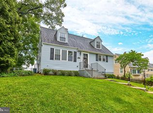 6823 Donahue Ct, Falls Church, VA 22042
