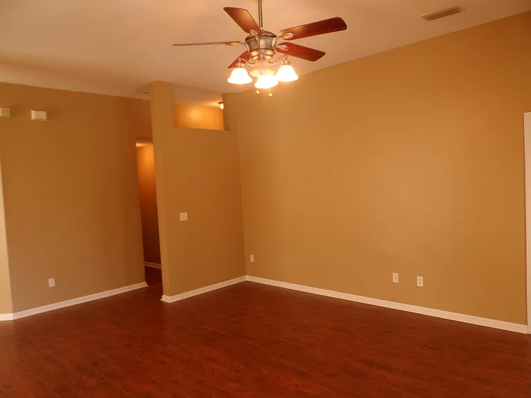 979 Steeplechase Ln — Photo 10