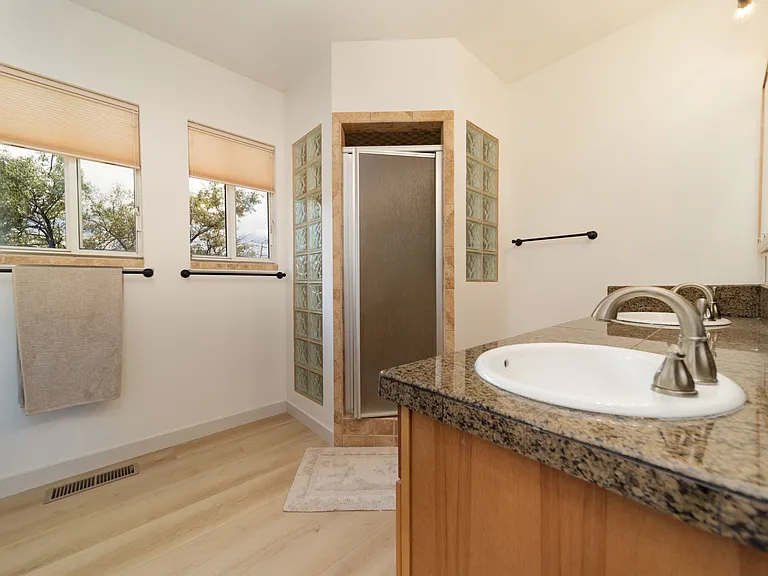 425 Rio Vista Rd — Photo 12