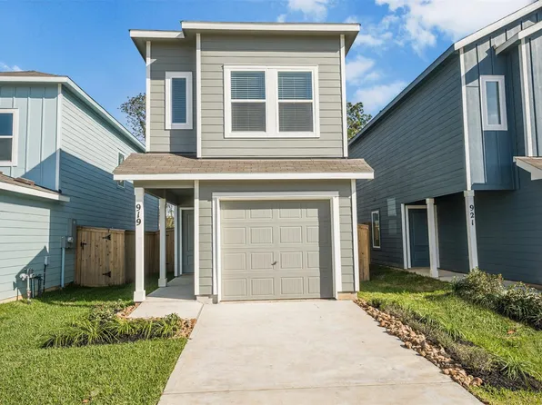 919 Pertuso Ln, Huffman, TX 77336