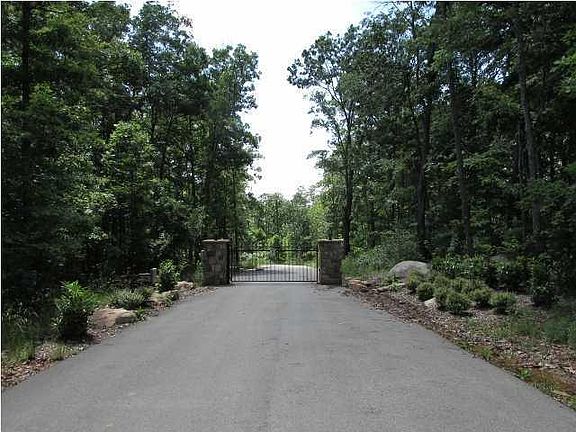 3rd image of 22 Clear Creek Dr