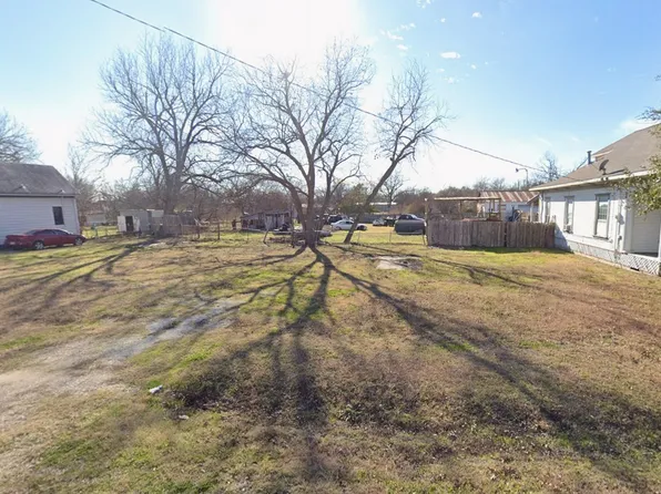 217 N Smyth St, Mart, TX 76664