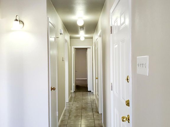 3rd image of 208 W Mockingbird Ln #A