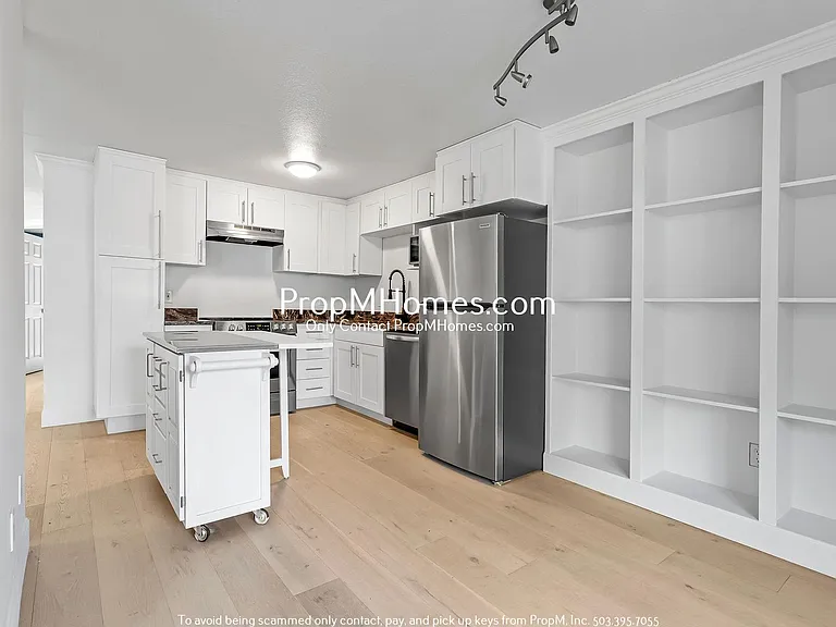 7937 SW 40th Ave #E — Photo 9