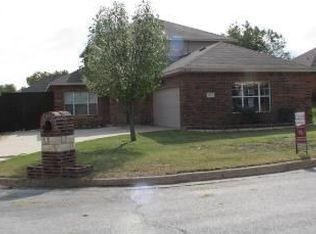 2406 Creekwood St, Corinth, TX 76210