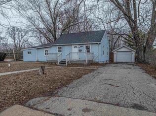 3911 Delaware St, Rockford, IL 61102