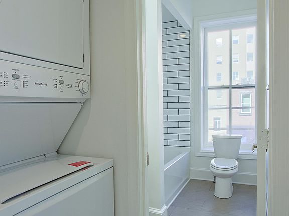 4th image of 923 N 3rd St #1