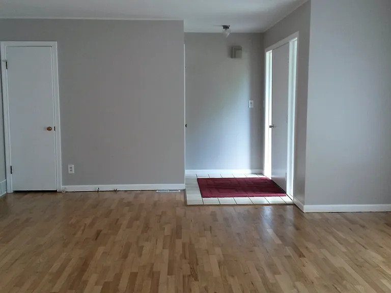 1279 Pontiac Rd — Photo 7