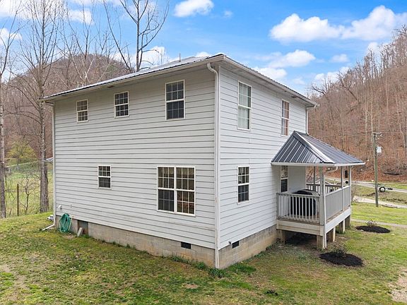 11th image of 9693 Lotts Creek Rd