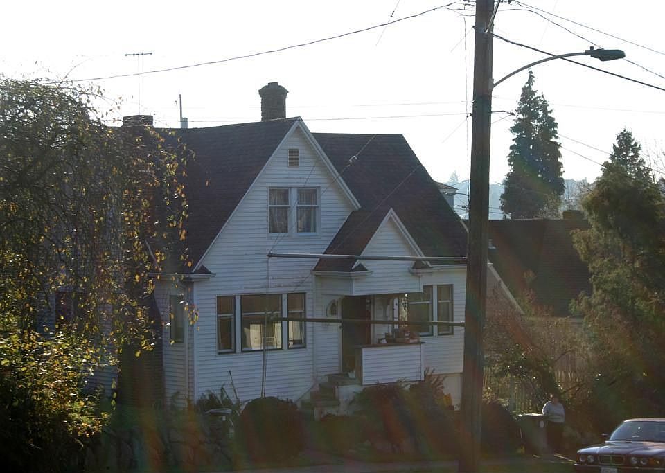 2nd image of 115 NW 43rd St