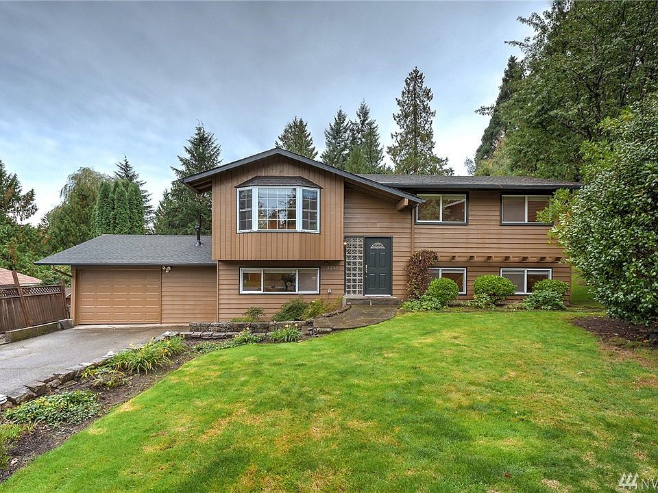 1st image of 3205 NE 204th St