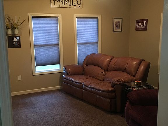 4th image of 324 N Lincoln Ave
