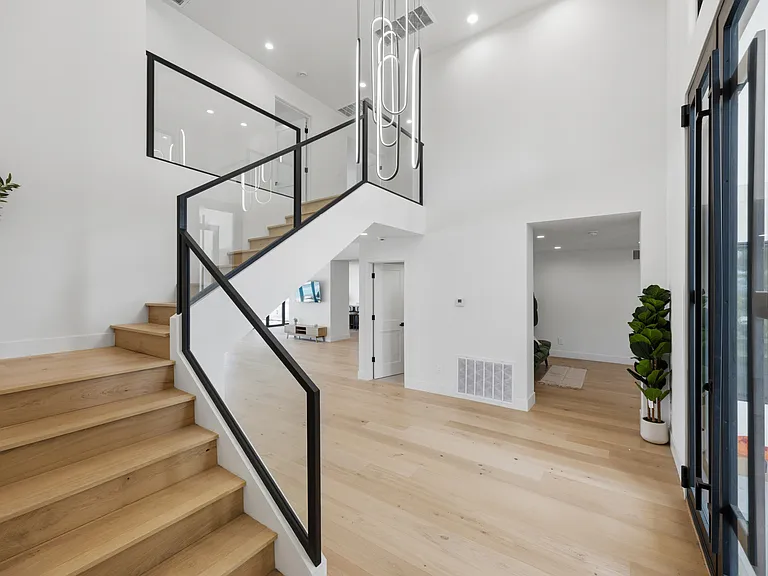 18101 Green Meadow Dr — Photo 26