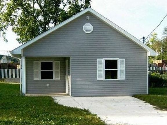 2nd image of 1028 Scott Ave