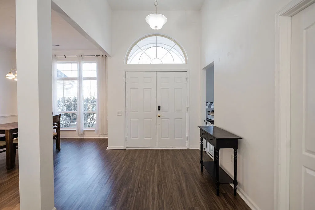 4 bed, 2277 sqft, $3,395 — Photo 4