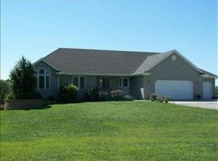 1315 NE 39th St, Topeka, KS 66617