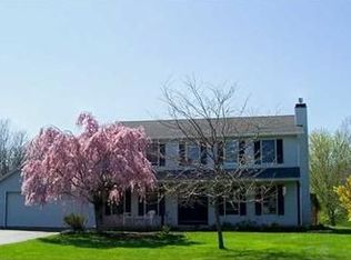 687 Bishops Ln, Webster, NY 14580