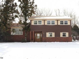 14 Whitegate Rd, Succasunna, NJ 07876