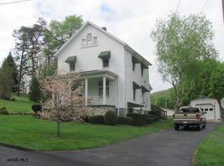 1215 Wall St, Saxton, PA 16678