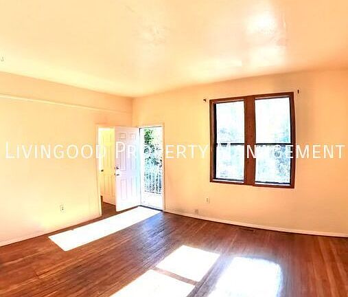 3rd image of 364 Ruxton Ave APT 2