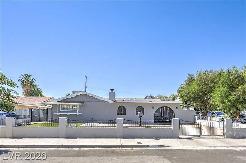 1908 E Melinda Ave