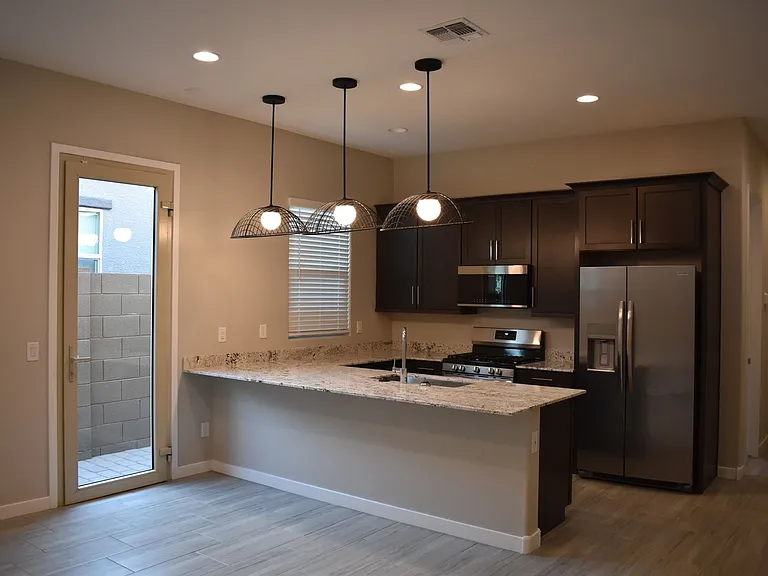 2530 W Huntington Dr #2 — Photo 6