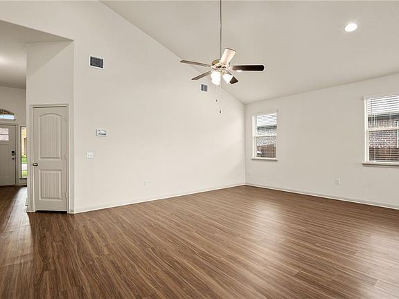 4th image of 18501 Calasetta Dr