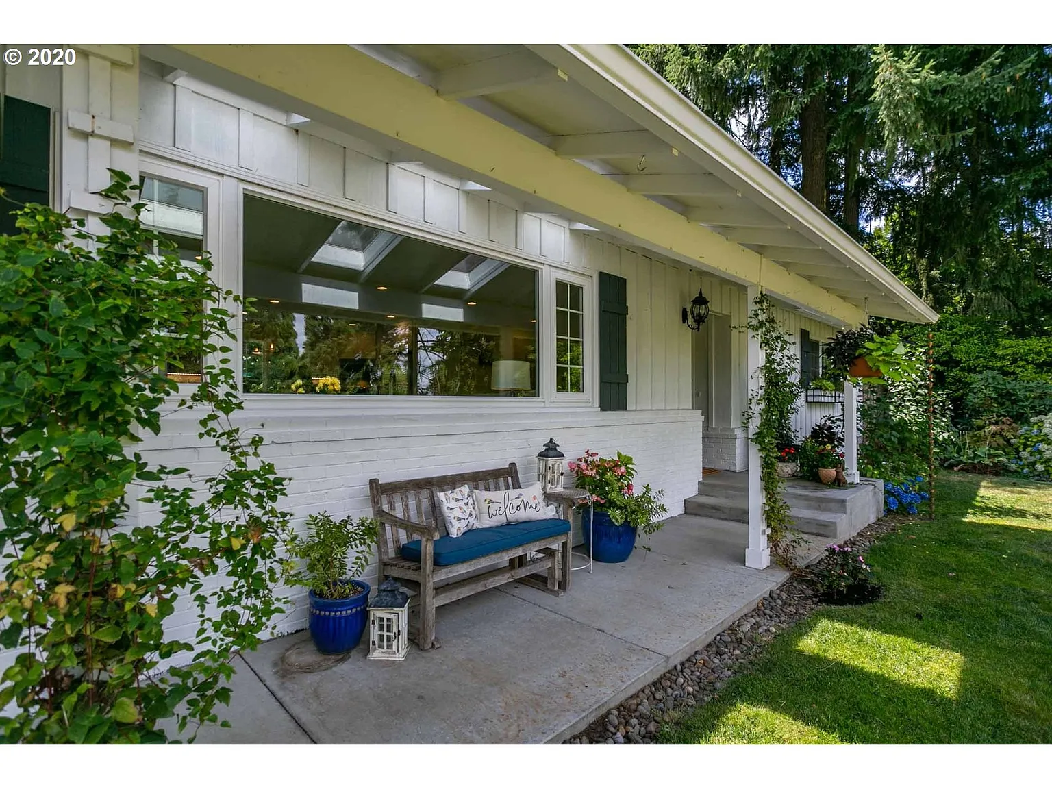 2550 Greentree Rd photo 1