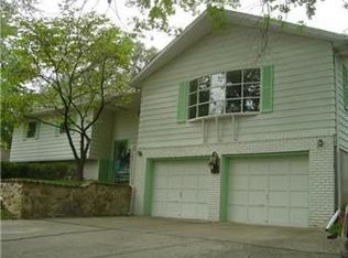 12204 NW 66th St, Parkville, MO 64152