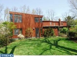 713 Glengarry Rd, Philadelphia, PA 19118