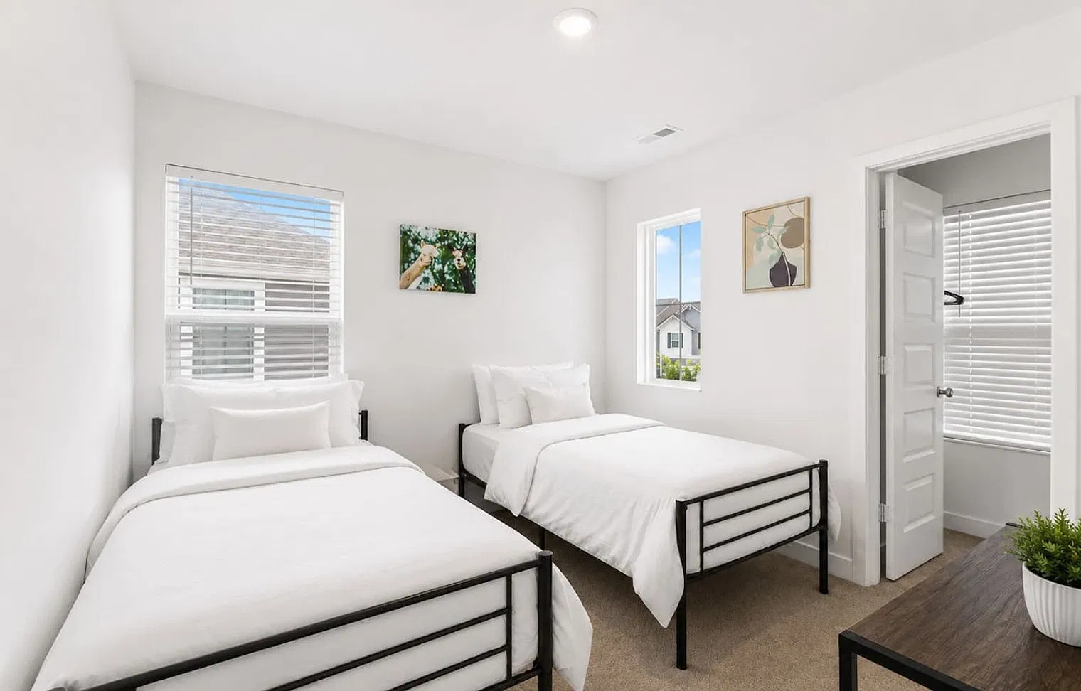 3 bed, 2.0 bath, 1829 sqft, $2,295 — Photo 4
