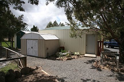 Storage bldg & Garage
