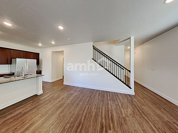 5th image of 1244 E Peterson Ln