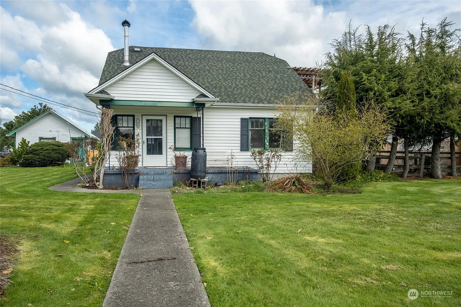 1810 Collins Road photo 1
