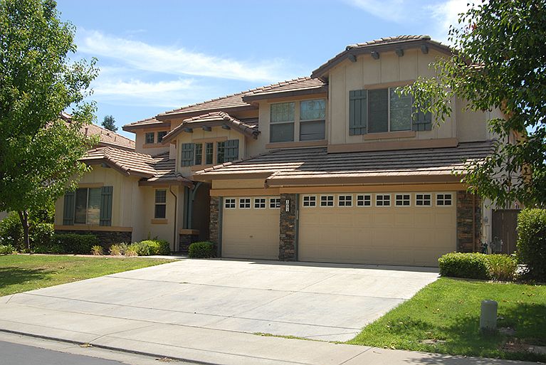 1st image of 1031 Fountain Dr