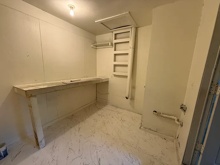 1406 Huron St — Photo 5