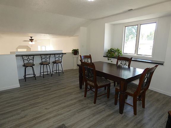 3rd image of 1004 W 10th St.
