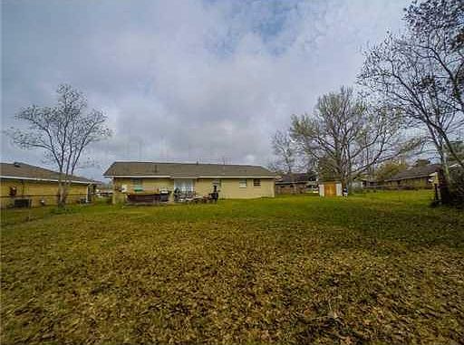 5th image of 1013 Shirley Dr