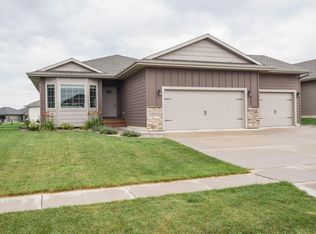 9520 W Keyrell Cir, Sioux Falls, SD 57106