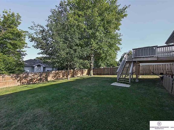 3rd image of 7817 La Vista Dr