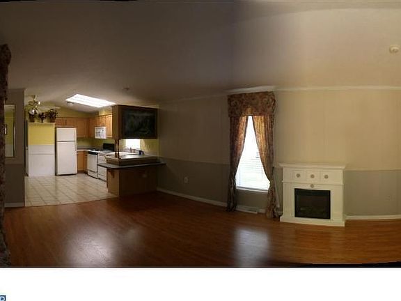 2nd image of 10 Meadowbrook Dr