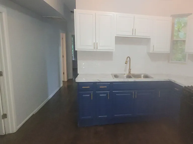 7123 S Rhodes Ave #2 — Photo 3