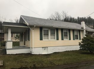 28 Mahoning Mountain Rd, Lehighton, PA 18235