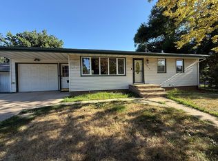 1815 3rd Ave SE, Minot, ND 58701