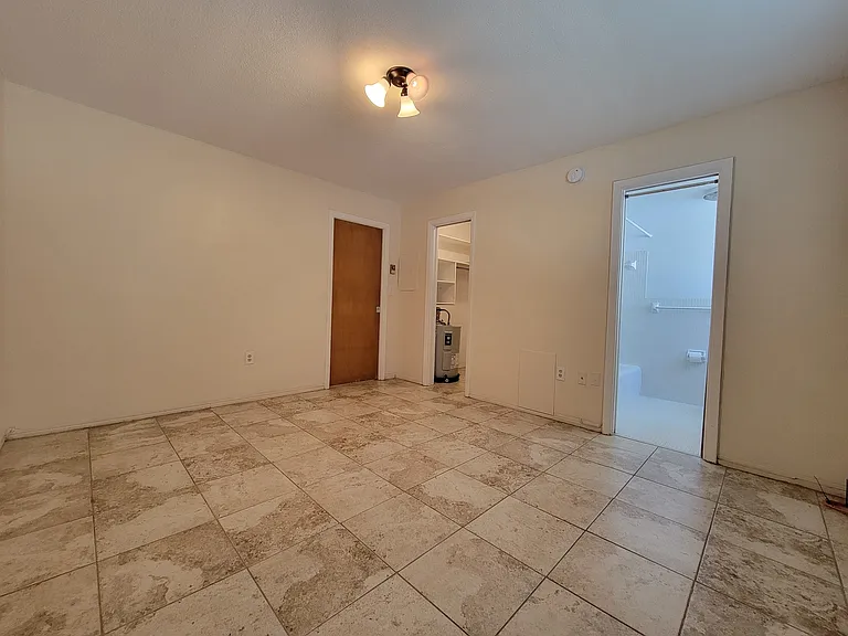300 35th Ave N #F3 — Photo 8